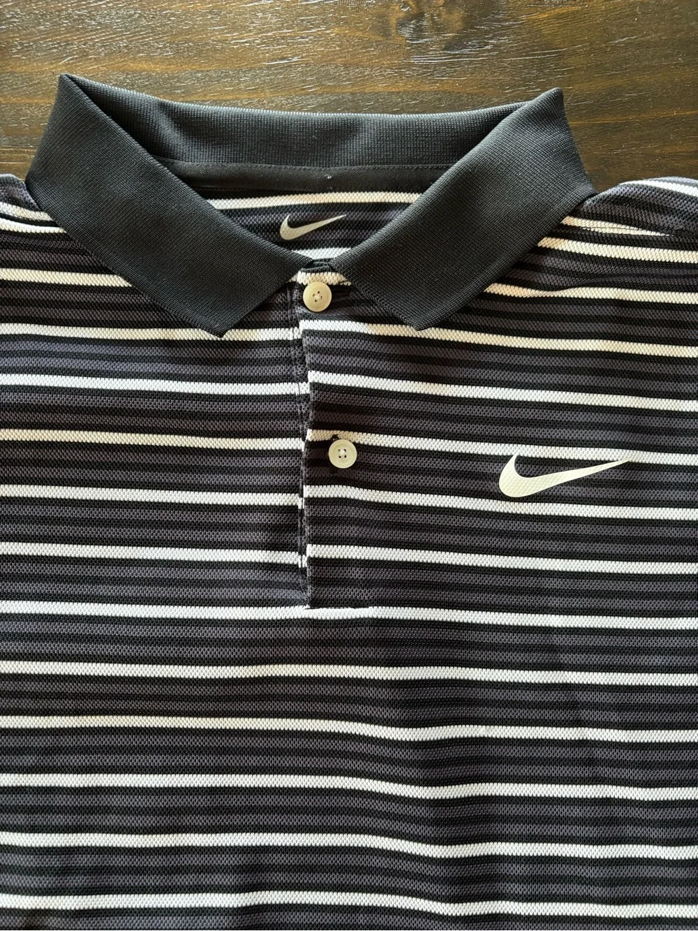 Men’s L Nike Black And White Horizontal Striped Golf Dri Fit Short Sleeve Polo